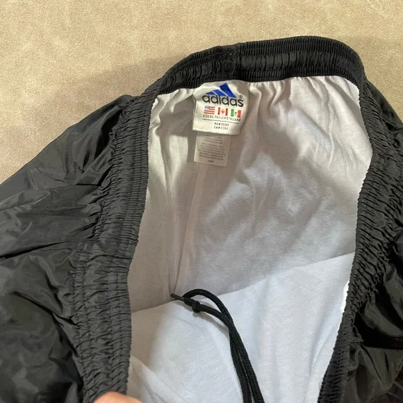 Adidas Black Sweatpants Gold Logo Size XL - Picture 5 of 9